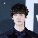 수트<b>산하</b> 칭찬해.. 후