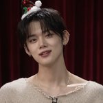 투바투 연준 쇄골<b>라인</b> 미친거같음