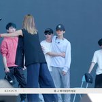 뭐 한 자컨마다 한번씩은 꼭 안는 뭐 그런 <b>약속</b>이 있는건가???