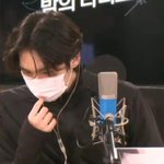 키 184 남자 아이돌이 가진 작은 손