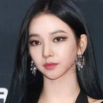 근데 이런 얼굴형은 왜 앞머리 깐게 낫지?