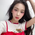 장원영 <b>카리나</b> 같은<b>옷</b>