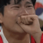 16강 진출 기다리는 <b>관중석</b> 반응