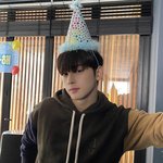 [댓글부탁해] 너희 피자 <b>미디</b>움 한 판 다 먹을 수 있음?