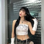 [드루와] '크러쉬' 조이, 볼륨미 강조한 크롭티 패션..11자...