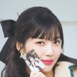 [댓글부탁해] [<b>HD포토</b>] 레드벨벳 조이, ‘현실 조이와 <b>포토</b>카드 속...