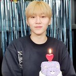 세븐틴 생일 케이크 되게 잘 만들어준다