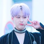 냉/온을 넘나드는 <b>윤산하</b>