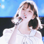 아이유 안받는 <b>컬러</b>가 없구나