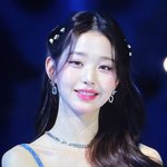 장원영 <b>얼굴</b>에 빚 10억 되기 <b>vs</b> 그냥살기
