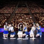 스테이씨 치마 왜케 짧아..?