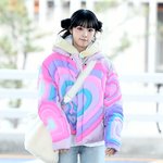 [댓글부탁해] <b>최예나</b> 개이쁘다... 공항 사진 ㄷㄷ