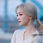 [모두드루와] 아이칠린 이지 얼굴형 되게 <b>설윤</b> 같다