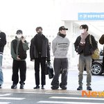 [모두드루와] 힙하고 <b>패셔</b>너블한 펜타곤 키노 오늘 자 공항 착장...
