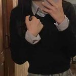 네이비색 니트에 셔츠 흰색이 낫지? 아님 <b>소라</b>?