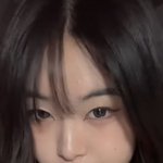 <b>이분</b> 얼굴 특징이 뭐임?