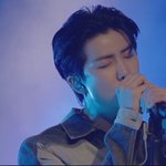 [방탄소년단] 남주니 <b>론리</b>  부를때 진짜 섹시하다