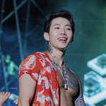 유명 <b>팝스타</b>랑 개인 콜라보 한 아이돌
