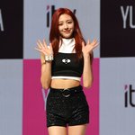 [댓글부탁해] <b>유나</b> 고1때랑 지금 골반 왜케 달라짐?
