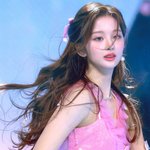 아니 근데 <b>설윤</b>