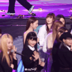 장원영 연예인보듯 쳐다보는 엔믹스 맴버들 ㄷㄷ..<b>gif</b>