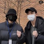 [군대] 방탄 군대갈때 목에 건거 뭐임?