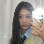 거울셀카 찍는 <b>뉴진스</b> <b>해린</b>
