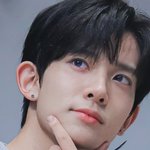 새초롬한 표정이 <b>인상적</b>인 예쁨?!