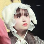 얼굴부터 이미 애교상인 <b>여</b><b>돌</b>