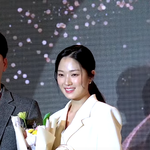 [<b>유트</b>부] 김혜윤, "의미가 큰 상! 감개무량"··· 황금촬영상...