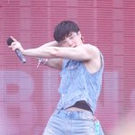 [모두드루와] 두 번 보고 세 번 봐도 짜릿한 부산 워터밤 ‘아스트로 <b>문빈</b>’