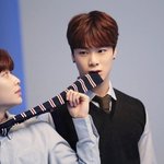 머 <b>물고</b> 그렇게 쳐다보지 말라구