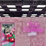 현대더서울 난리난 핑크홀리데이 팝업.<b>gif</b>