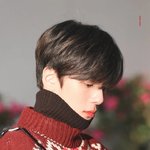 [제발도와줘] 이 연예인 누군지 알려주라ㅜㅠ