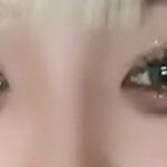진짜 이런 눈화장은 <b>현실</b>에서