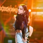 <b>주먹</b>만 한 얼굴에 꽉꽉 들어찬 예쁨