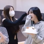 누가 저 <b>케이크</b> 뺏어