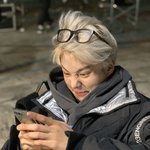 두루두루 다 친하다는 발 넓은 인싸 <b>재질</b>