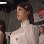 아래에서 찍은 <b>원영</b>이