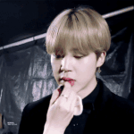 너무 부러운 <b>도톰</b> 폭신 탱글한 입술