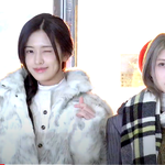 아이브 안유진 출국, '귀엽게 <b>츄</b>~'