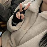 [댓글부탁해] 내일 밤에 <b>겉옷</b> 이거 에바임???