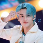[NCT드림] 얘들아 마크 너무 잘생겼다