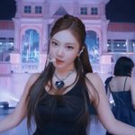 <b>닝닝</b> 이 머리 개이쁜데?