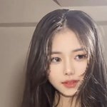 클럽 갈 때 이렇게 입고 가는거 <b>에바</b>임?
