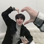 [댓글부탁해] 너네 스니커즈 어디서 <b>사냐</b>