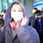 [걸그룹] (여자)아이들 우기 입국, 보라 향기 가득