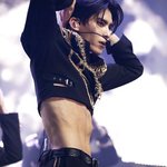 생각보다 너무 가늘어서 <b>현타</b>오는 남돌 허리