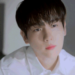 <b>백현</b>