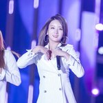 <b>윤보미</b>